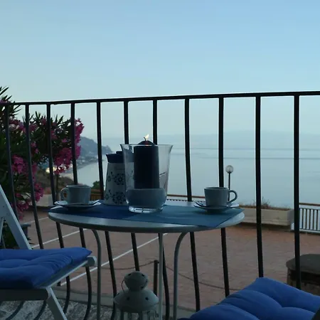 Apartment Charming Place 2 *
