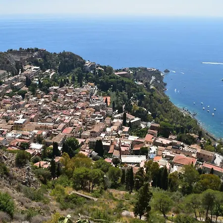 Appartement Charming Place 2 *